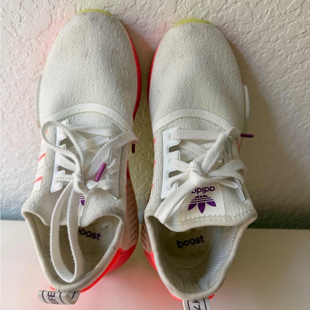✨ ADIDAS Women’s Sneakers – White with Orange & Purple Highlights ✨ - Picture 4 of 9